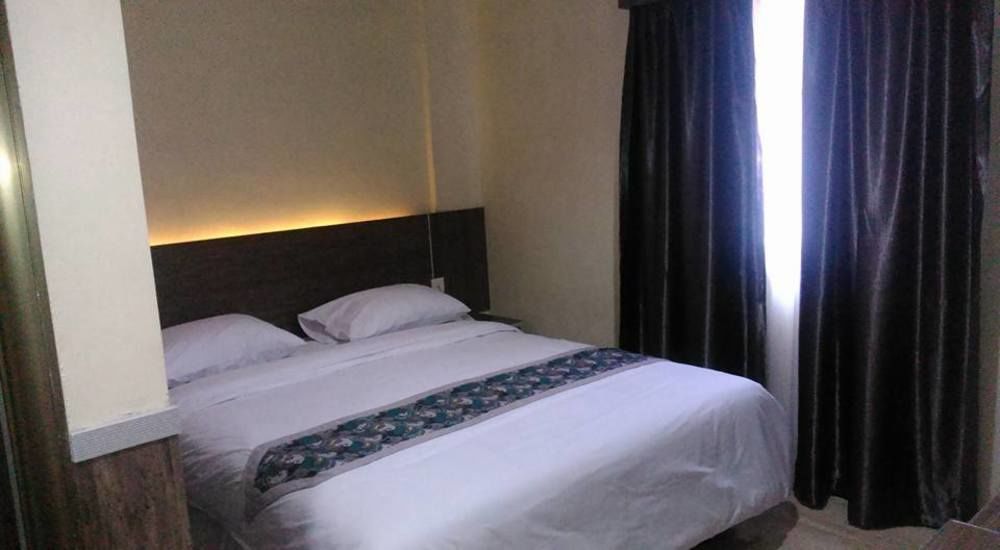 Batam Collection O 625 Hotel Golden Gate מראה חיצוני תמונה